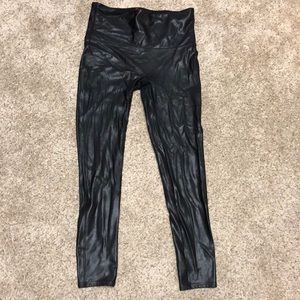 SPANX PETITE FAUX LEATHER LEGGINGS